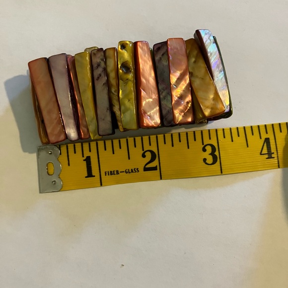 Multicolor Shell Bracelet - Picture 6 of 7